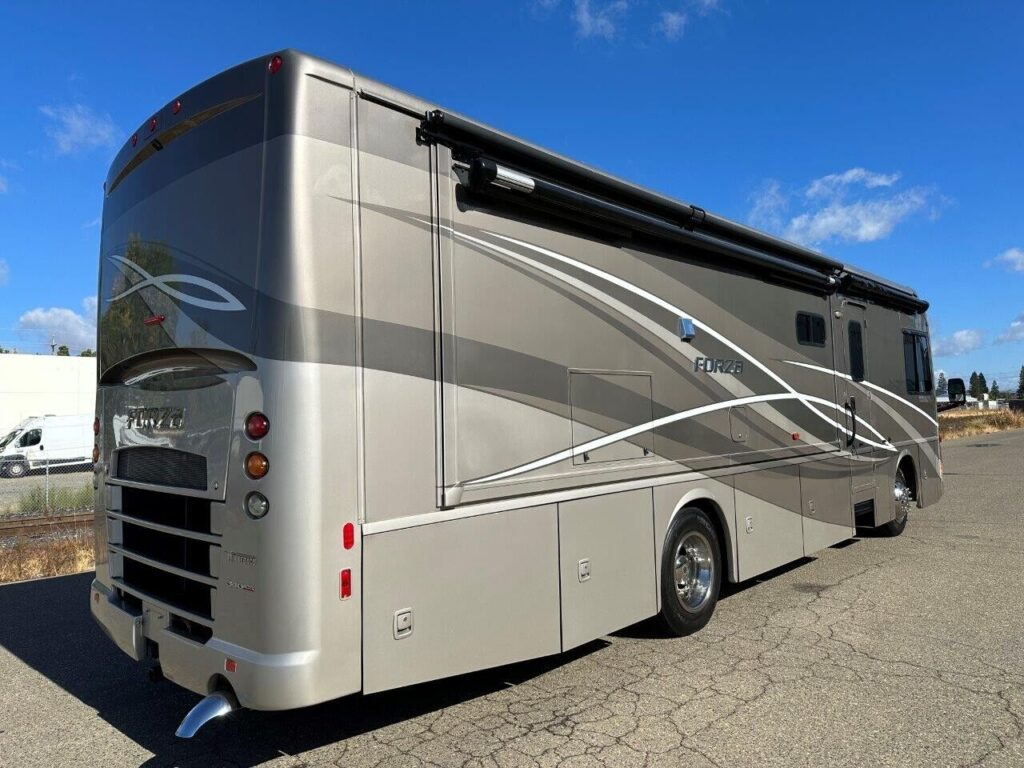 2025 Winnebago Winnebago Forza 34T