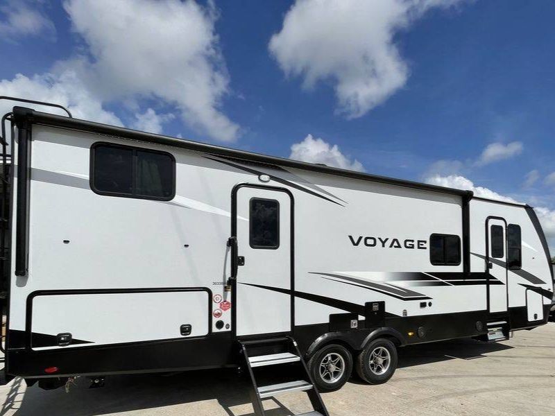 2025 Winnebago Winnebago Voyage 3033BH